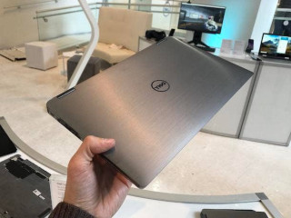 Dell Latitude 7490 with Gifts