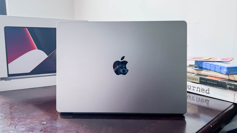 apple-macbook-pro-m2-8256gb-big-0