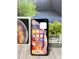 Apple iPhone XS Max . (Used)