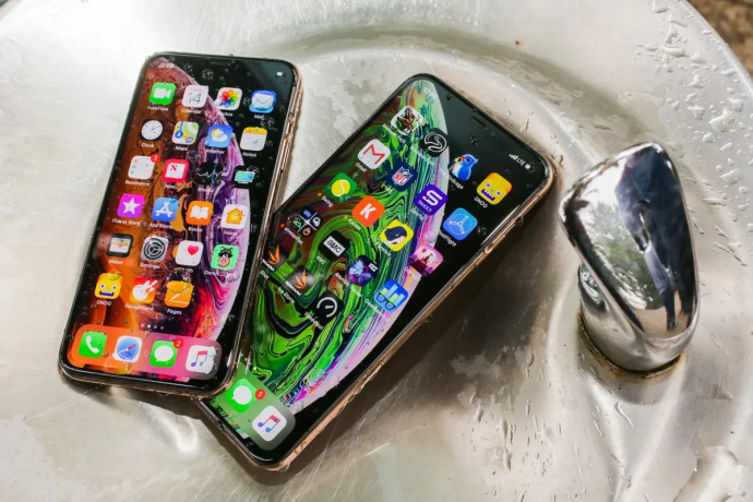 apple-iphone-xs-max-64-gb-with-box-used-big-0