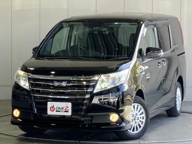 toyota-noah-g-2016-big-0