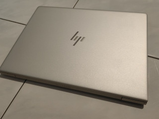 Hp Elitebook 830 G5 corei5 8th gen 8 gb Ram 256 SSD fresh