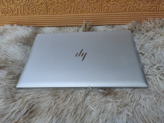 Hp Elitebook 830 G5 corei5 8th gen 8 gb Ram 256 SSD fresh