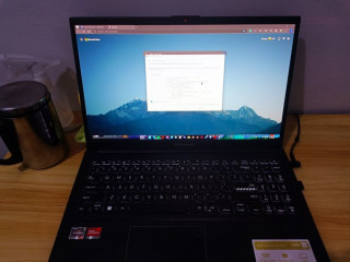 Hp Elitebook 830 G5 corei5 8th gen 8 gb Ram 256 SSD fresh