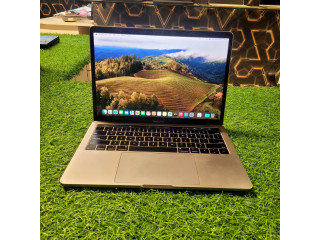 MacBook Pro A1989 Core i7-2019 13" Retina 16GB Ram 512GB SSD