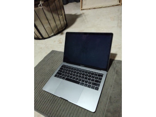 MacBook Pro A1989 Core i7-2019 13" Retina 16GB Ram 512GB SSD