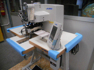 HIGH SPEED COMPUTERIZED BUTTON SEWING MACHINE