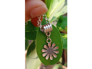 Silver flower pendent