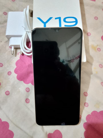 vivo-y19-big-1